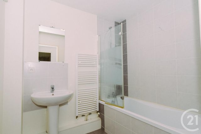 Appartement T3 à vendre - 3 pièces - 69.6 m2 - NANTES - 44 - PAYS-DE-LOIRE - Century 21 Ile Mangin Beaulieu Appartement T3 à vendre - 3 pièces - 69.6 m2 - NANTES - 44 - PAYS-DE-LOIRE - Century 21 Ile Mangin Beaulieu