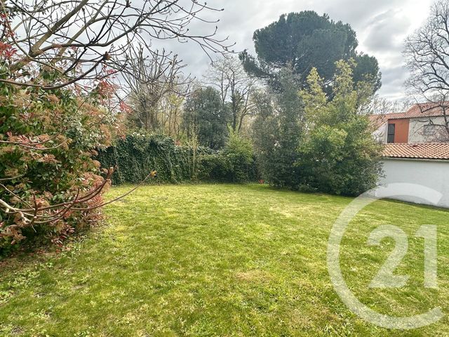 terrain - NANTES - 44