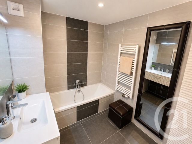 Appartement T4 à vendre - 4 pièces - 97.62 m2 - NANTES - 44 - PAYS-DE-LOIRE - Century 21 Ile Mangin Beaulieu